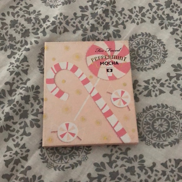 Too Faced Christmas 2016 Edition Palettes - Picture 3 of 7